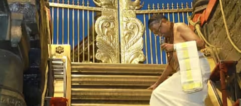 ഭക്തവത്സലൻ ധ്യാനത്തിലേക്ക് മടങ്ങി: ശബരിമല നട അടച്ചു, മണ്ഡല-മകരവിളക്ക് മഹോത്സവത്തിന് പരിസമാപ്തി | Sabarimala Mandala-Makaravilakku festival 2025