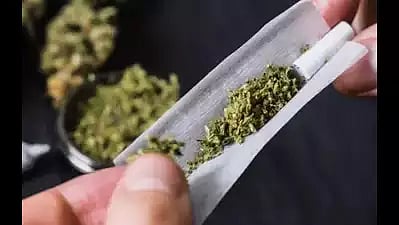 പുകയില ഉൽപ്പന്നങ്ങളുമായി അച്ഛനും മകനും പിടിയിൽ | Narcotics