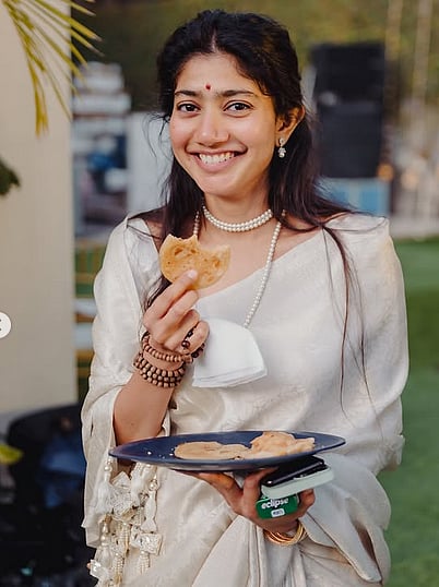 സായി പല്ലവി ദിവസവും അഞ്ച് ലിറ്റർ കരിക്കിൻവെള്ളം കുടുക്കുമെന്ന് നാഗചൈതന്യ