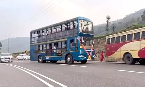 മൂന്നാറിൽ കാഴ്ചകൾ ഇനി വേറെ ലെവൽ; ഡബിൾ ഡക്കർ ബസ് സർവിസ് ആരംഭിച്ചു