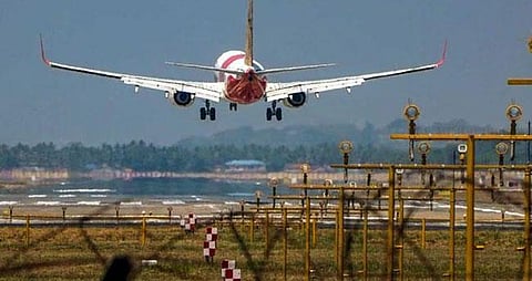 റൺവേയിലെ ലൈറ്റുകൾ പണിമുടക്കി; വിമാനങ്ങൾ വഴിതിരിച്ചുവിട്ടു | Trivandrum airport