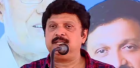 കെ .എസ്. ആർ.ടി.സി റോയൽ വ്യൂ ഡബിൾഡക്കറിലെ അലങ്കാരലൈറ്റുകള് തെളിക്കില്ല” – കെ.ബി ഗണേഷ് കുമാര് | K B Ganesh Kumar