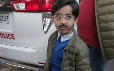 ഡല്ഹിയിൽ വോട്ടെണ്ണൽ ചൂട്; ബൂത്തിന് പുറത്ത് ‘കുട്ടി കെജ്രിവാള്’ താരം | Delhi Election 2025