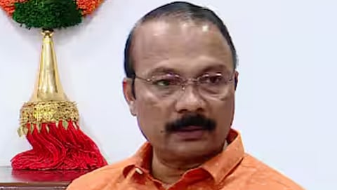 വിഷുക്കൈനീട്ടം അയ്യപ്പൻ്റെ സ്വർണ്ണ ലോക്കറ്റ്: ശബരിമലയിൽ ആഗോള അയ്യപ്പ സംഗമം നടത്തുമെന്ന് ദേവസ്വം ബോർഡ് | Sabarimala pilgrimage