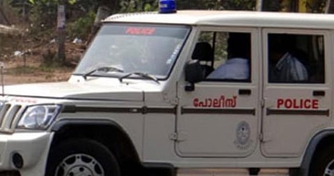 കാര് യാത്രക്കാരായ ദമ്പതികളെ ആക്രമിച്ച് പണം കവര്ന്ന കേസ്; ആറ് പേര് അറസ്റ്റില് | extorting money