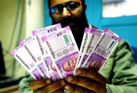 Rs 2000 notes: Madras HC asks under what authority Centre used Devanagari numerals?