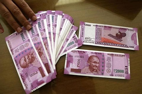 RBI to withdraw Rs 2000 notes from circulation