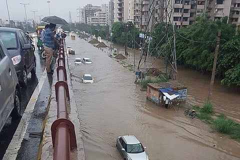 Gurgaon gridlock: Two-day school holiday declared, DM orders all officials on ground