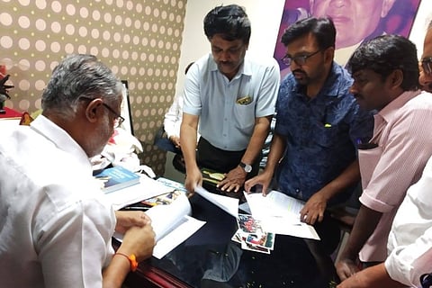 Food delivery executives in Bengaluru meet Labour Min, seek better work conditions