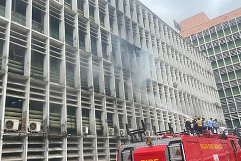 Fire breaks out in Delhi AIIMS, 8 fire tenders rushed