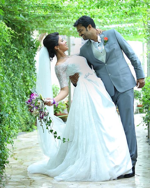 Amala Paul, Vijay tie the knot