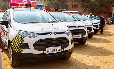 AP police gets new fleet; Naidu flags off 2,387 vehicles