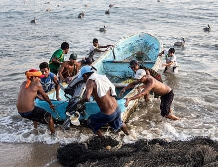 Kerala to build 20,000 houses for fishermen