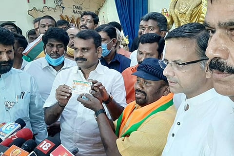Actor Senthil joins BJP in the presence of Tamil Nadu state unit President L Murugan and other party leaders