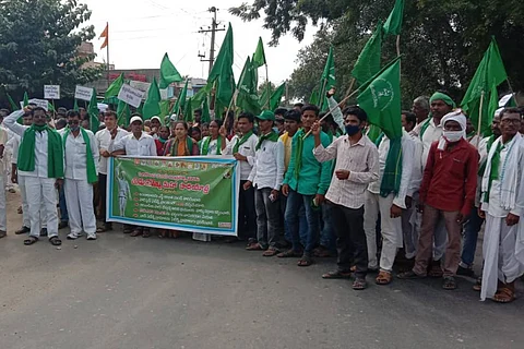 Protest against Telangana government Layout Registration Scheme
