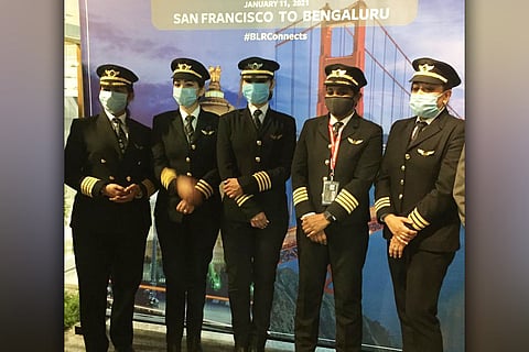 Captains Zoya Aggarwal, Papagiri Thanmei, Akansha Sonaware and Shivani Manhas with Captain Nivedita Bhasin