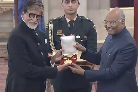 President honours Amitabh Bachchan with Dadasaheb Phalke Award at Rashtrapati Bhawan
