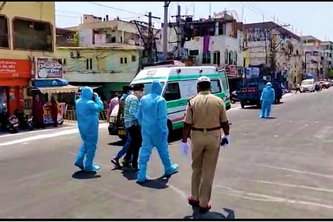 Andhra police send lockdown violators to quarantine centres in ambulances