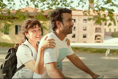 A scene from Anni Manchi Sakunamule