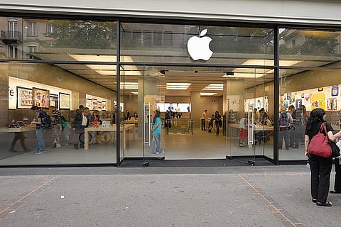 Govt urges Apple to scale up operations in India