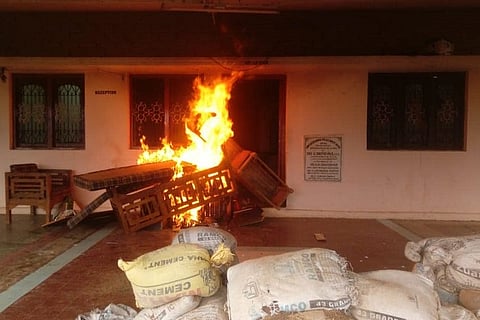 After murder of TDP MLA by Naxals, agitated supporters set police stations on fire