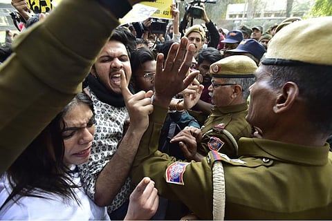 Students protesting outside Delhi University