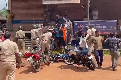 Dakshina Kannada police resorted to lathicharge to disperse protesting BJYM members.