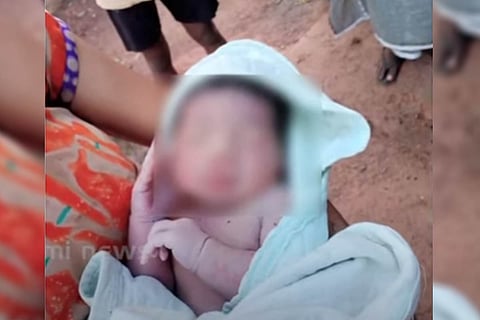 Photo of the abandoned baby