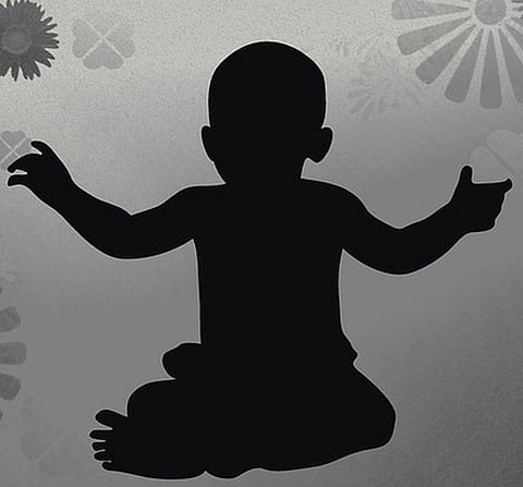 Enquiry says three doctors clicked pictures of woman delivering babies in Kerala