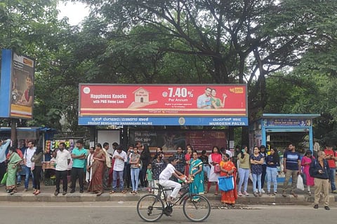 Representative image of a crowded bus stop in Bengaluru