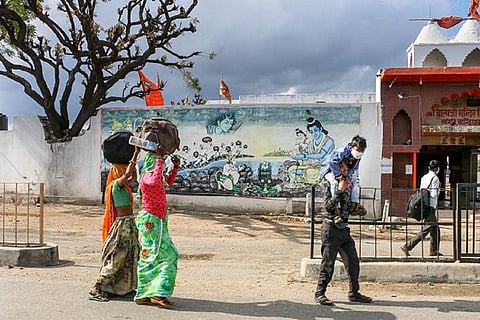 12-yr-old dies on 150 km walk from Telangana to Chhattisgarh in lockdown