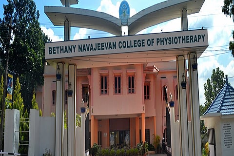 30 students from Thiruvananthapuram college hostel fall sick due to food poisoning