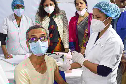 Man getting vaccinated