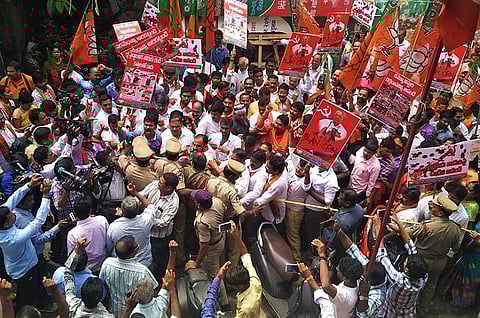 CPI(M) alleges vandalism by RSS-BJP in Vizag, party workers clash