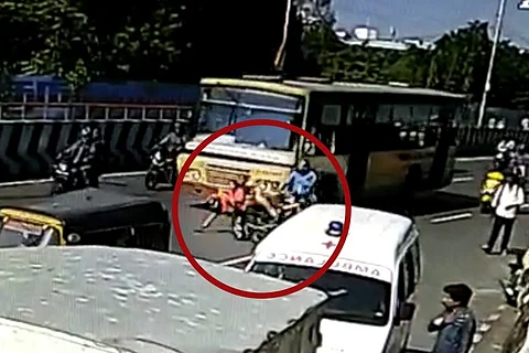 2 women dead after falling under bus while riding triples on bike in Chennai