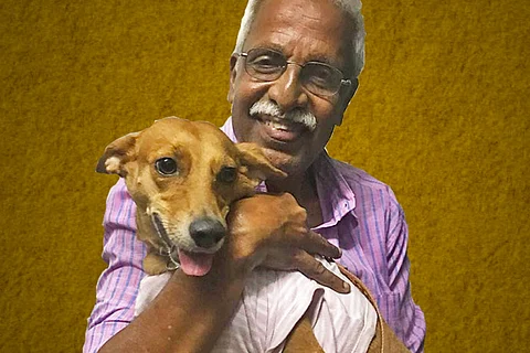 This man travelled from Coimbatore to hug Bhadra, the dog who was thrown off roof