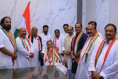 Congress leader D Srinivas at the Gandhi Bhavan with other congress leaders