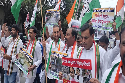 Congress leaders detained for protest asking relief for Hyderabad flood victims