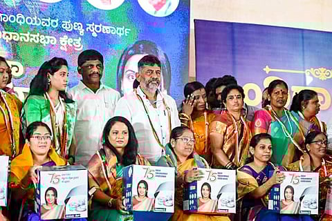 Congress honours women achievers on Indira Gandhi’s death anniversary