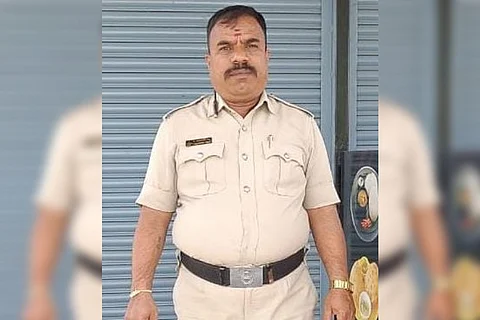 Couple visiting Bengaluru lake harassed by home guard, made to pay Rs 1000