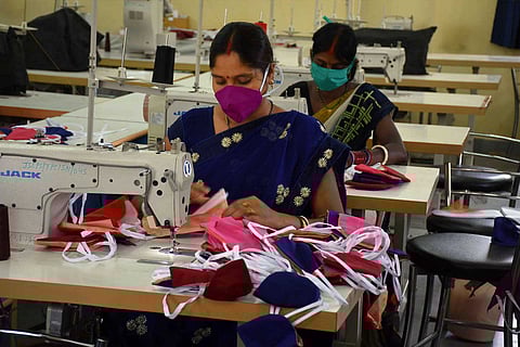 Use cloth masks instead of disposable ones, experts urge