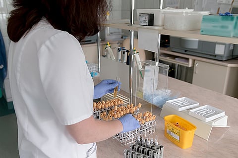 Medical expert in laboratory