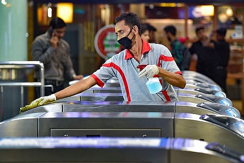 COVID-19 live updates: Total cases at 480, India bans domestic flights