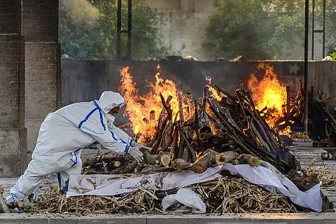 Bodies being burnt in a pyre during coronavirus pandemic in India