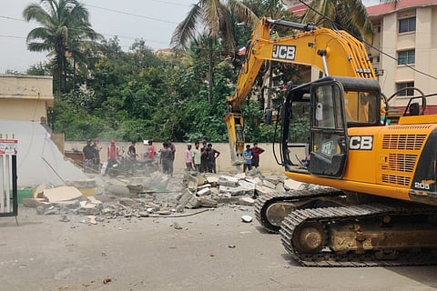 Bengaluru residents in Mahadevapura protest against BBMP’s demolition drive