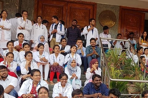 Telangana junior medicos oppose increase in retirement age for teaching docs