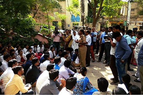 Fear among doctors in Chennai hospital after patient slaps house surgeon