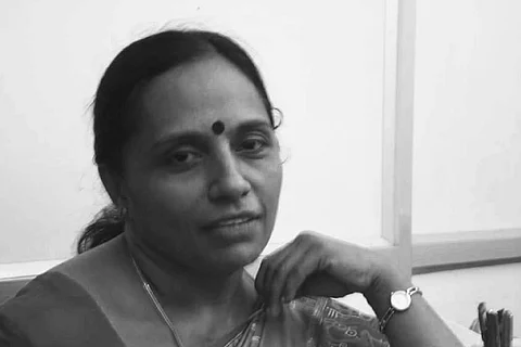 Dr Rema in black and white
