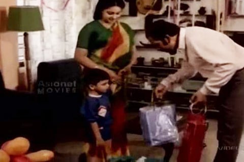 A scene from Ee Kanni Koodi