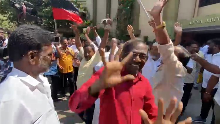 EVKS leads in Erode-East bye-poll, celebrations break out in DMK-Congress camp